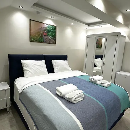 Oez Apartment